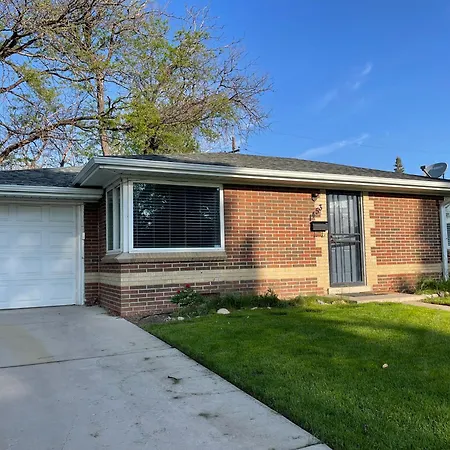 Shared House Central Denver- Queen Sleeper Sofa-24Hr Self Check In One Person